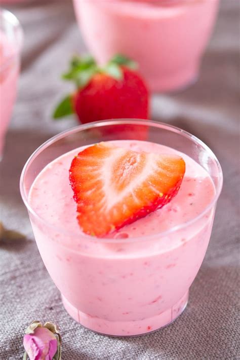 It is so epically creamy and rich, but perfectly flavored with fresh strawberries. Quick Strawberry Mousse Recipe | I Knead to Eat