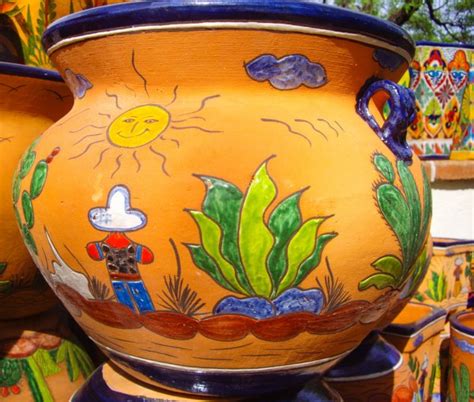 Vendemos solo al por mayor. Mexican flower pot designs | Talavera pots with ...