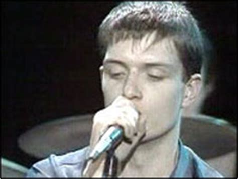 He grew up listening to the who and the rolling stones, and other heroes of his teenage years included david bowie, jim morrison, janis joplin, iggy pop, lou reed, and james dean. BBC NEWS | UK | England | Manchester | Ian Curtis memorial ...