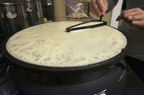 These chicken and mushroom crepes with bechamel sauce are just another one of my favorite savory filling crepes and the homemade bechamel sauce just makes the dish, elevating the flavors to that of a master chef! Chicken and Spinach Crepe with Mushroom Bechamel Sauce ...