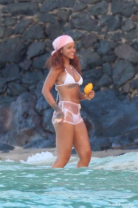 Rihanna In A Bikini On Vacation In Hawaii Pictures Popsugar Celebrity