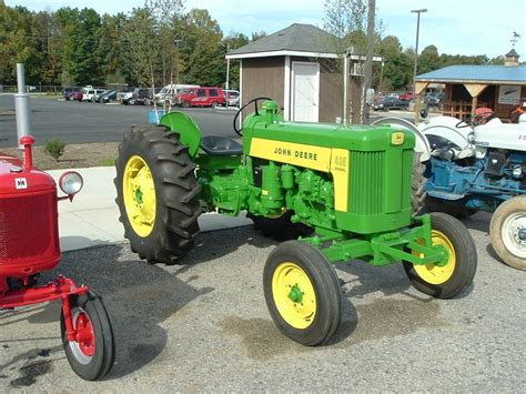 Antique John Deere La Tractors