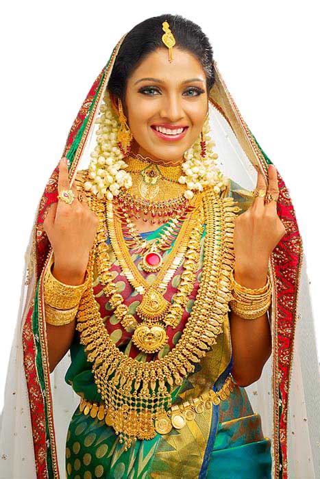 10 pavan necklace set first gold. Shop Wedding Gold Jewellery Sets | Online Bridal Jewellery