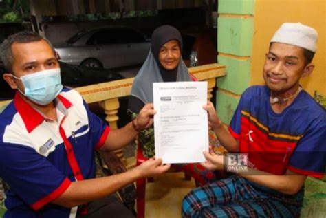 Dapat membuat permohonan pinjaman pelajar dari ptptn dan tidak dapat ke luar negara. Jual arnab nak bayar pinjaman belajar, pesakit kanser ...