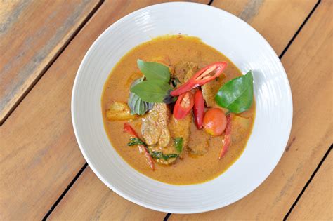 Roast Duck Thai Red Curry Recipe Shemin S Thai Curry Pastes