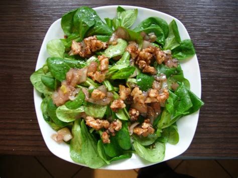 Feldsalat mit glasierten Walnüssen Rezept