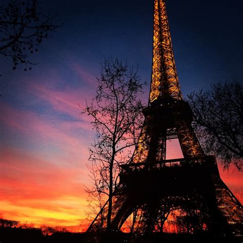 The eiffel tower map (france) to print and to download in pdf. Eiffel Tower, Paris, France - Sunsets in Paris! Doesn't ...
