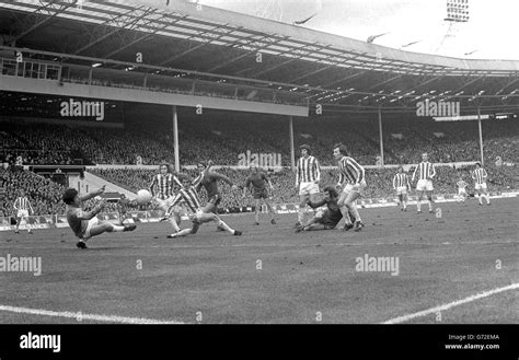 Sport Football Action B W Black And White Nealscan Hi Res Stock