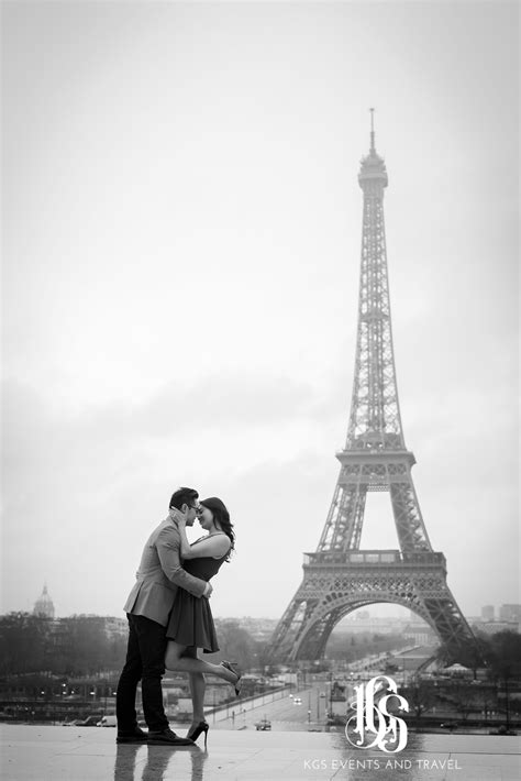 Romantic Couple Eiffel Tower Paris France Photography