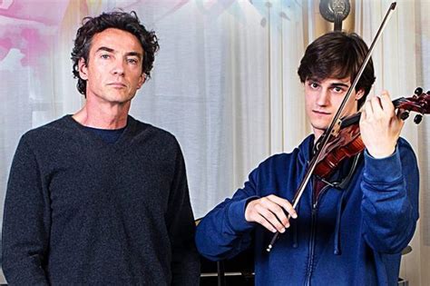 Il cast di la compagnia del cigno ha richiesto un lungo lavoro di scouting da parte della produzione. 'La compagnia del cigno 2' si farà? Gli ascolti, l'entusiasmo del cast e la seconda stagione