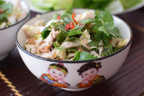Cambodian Inspired Lemongrass And Lime Fish Larb Boyeatsworld