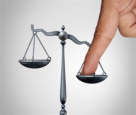 Um Peso E Duas Medidas Significado