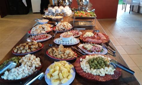 O proprietário thiago barreto chegou na casa em 2019 e trouxe para o bar os 20 anos de experiência no ramo pelo brasil afora. Buffet Stella: Comida De Boteco