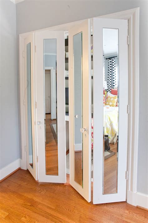 Creative Bedroom Closet Door Decorating Ideas