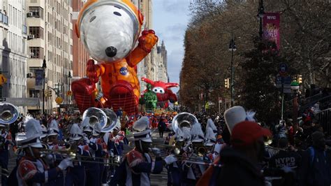 Thanksgiving Day Parade Balloons Lift Off In New York Despite Weather