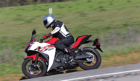 Review 2015 Yamaha Yzf R3