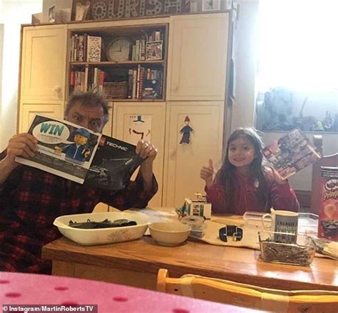 Homes under the hammer host martin roberts has gone viral for his invisible house buying piano. Inside Homes Under the Hammer star Martin Roberts' country ...