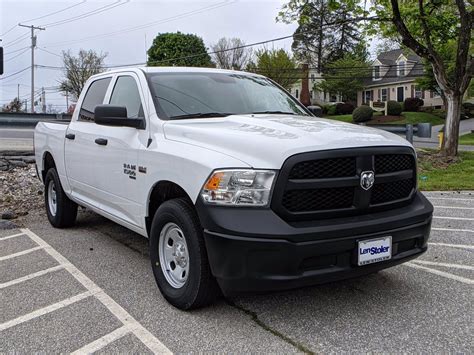 New 2020 Ram 1500 Classic Tradesman 4×4 Crew Cab