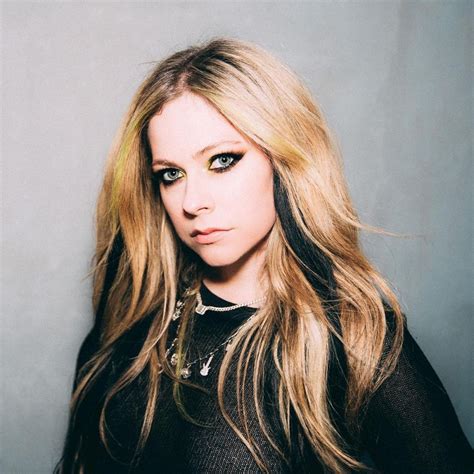 Avril ramona lavigne, мфа (англ.) ˈævrɨl ləˈviːn, мфа (фр.) avˈril laˈviɲ; Фото: Как сейчас выглядит Аврил Лавин: новые фото ...