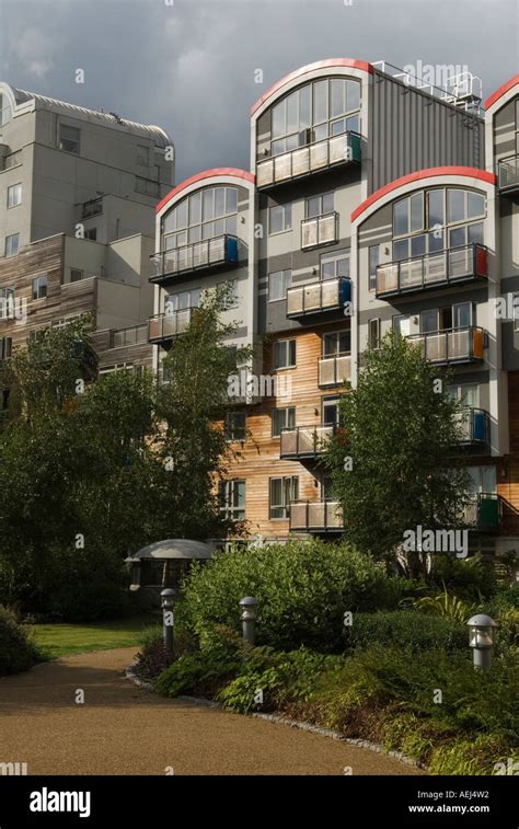 Modern Housing At The Greenwich Millennium Village Greenwich Peninsula