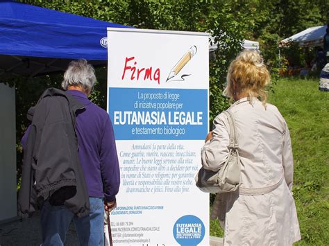 Jun 17, 2021 · eutanasia legale, parte la raccolta firme per il referendum promosso dalla associazione luca coscioni di redazione blitz pubblicato il 17 giugno 2021 16:16 | ultimo aggiornamento: Eutanasia Legale - BioEst 2013 | Eutanasia Legale ...