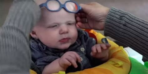 Así Reacciona Este Bebé Al Ver A Su Madre Por Primera Vez Video
