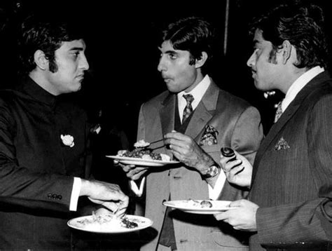 Vinod Khanna Birthday Special Rare Pictures Of The Legendary Actor To