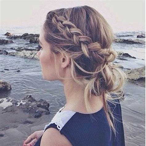 fight that frizzy hair and face those rainy days with style pretty hairstyles easy hairstyles