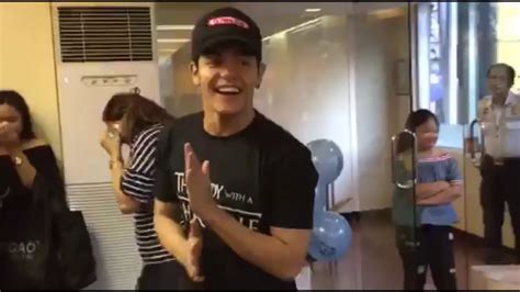 julian trono nasurpresa ng mga fans julian s pre birthday celebration youtube