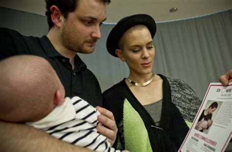 Typisierungsaktion In Stuttgart Krebskranke Mutter Sucht Spender
