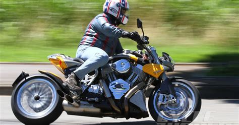 Low end torque, comfortable riding position and genuine engine rumble let cruisers remain among the favorite classes of motorcycles for beginner and expert automotive territory is your daily resource of interesting news and reviews from the car world. CR&S Duu V-Twin Cruiser Motorcycle- First Ride Review ...