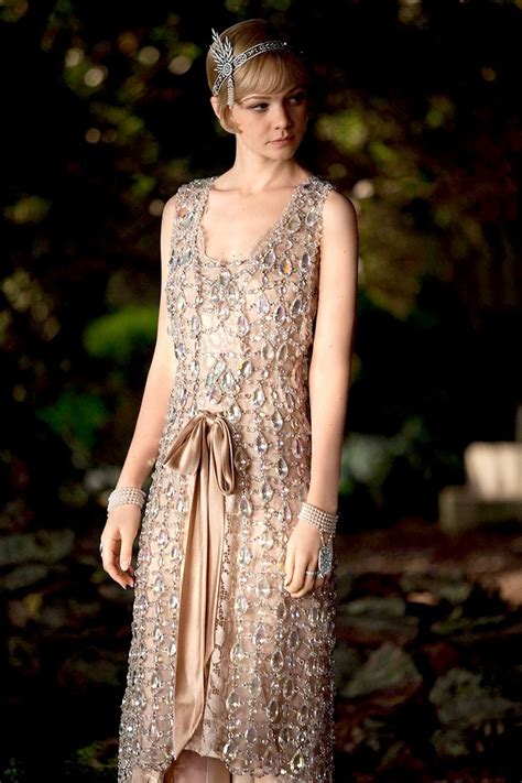 How To Dress Like Daisy Buchanan Of The Great Gatsby To Channel All