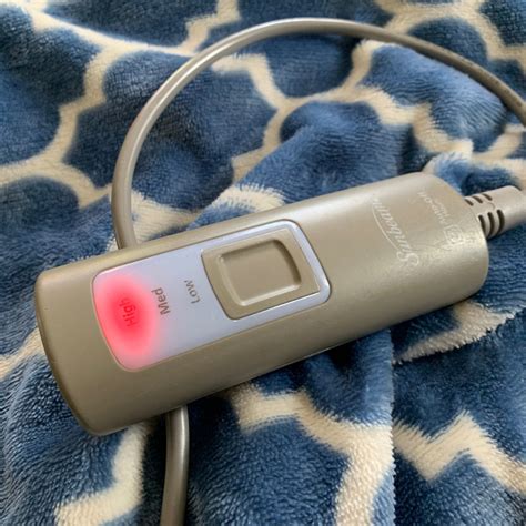 Finding Replacement Cords and Controls for an Electric Blanket | ThriftyFun