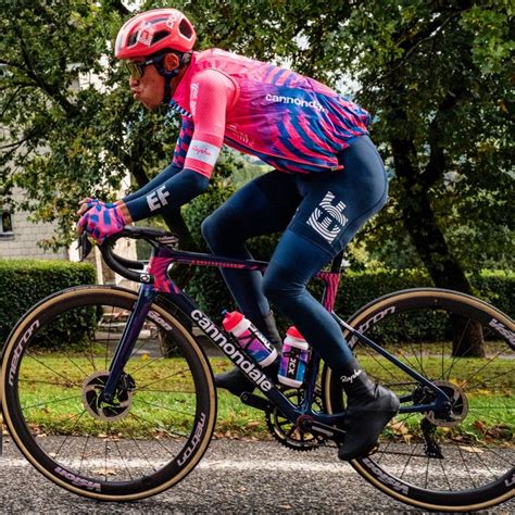 Urán dio detalles de la noticia en una entrevista para noticias rcn con la presentadora española eva rey, donde aseguró que su pareja tiene cuatro meses de embarazo. Rigoberto Urán le da esta gran noticia al ciclismo ...