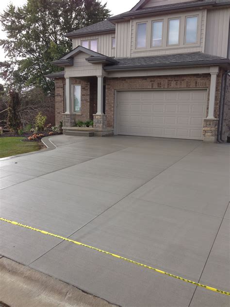 Broom Finished Concrete Driveway In Strathroy Ontario Concrete