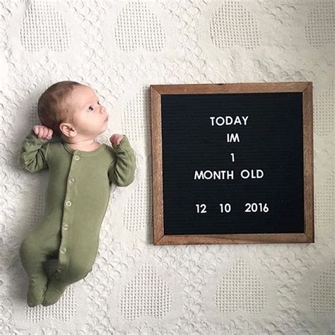 Such A Cute 1 Month Baby Photo Monthly Baby Pictures Baby Milestone