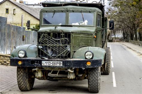 Oldage Soviet Truck Kraz 256 Voor Auto S Redactionele Stock