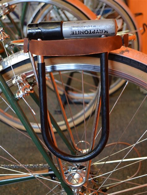 the-velo-orange-blog-leather-u-lock-holder-and-croissant-bag-straps-leather,-bag-straps,-bicycle
