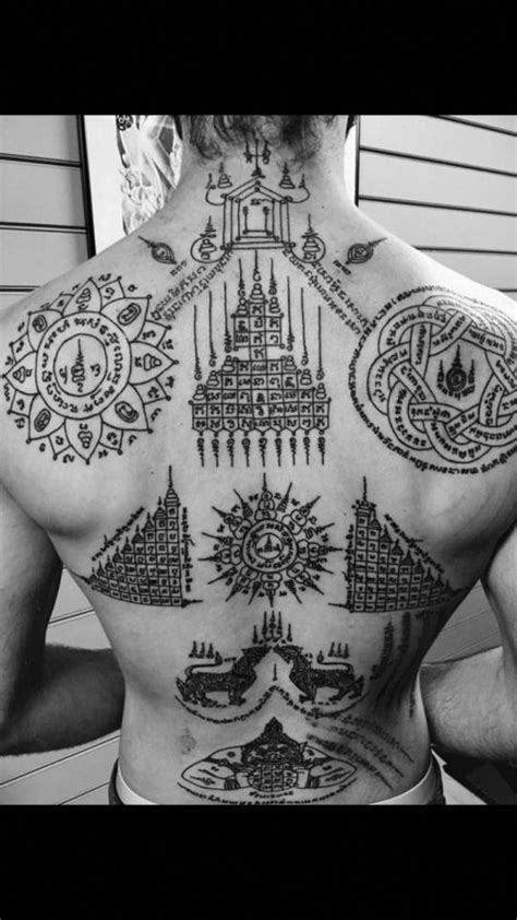 Sak Yant Yantra Tattoo Thai Tattoo Ultracooltattoos Backpain Tatoeage Idee N Thaise