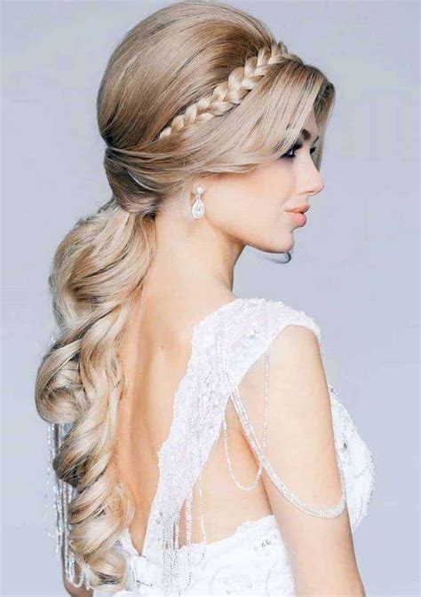 Browse here for best collection of different hair lengths, hair tips and hair color highlights. bridal hairstyles for long hair 2015, Women styles ...
