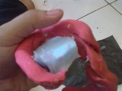 Pastikan adonan gypsum memenuhi cetakan sehingga tidak ada rongga f. Cara membuat cetakan silikon rubber | Jual resin dan ...
