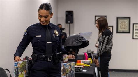 Calif Pd S First Women’s Recruiting Expo Draws Hundreds To Explore Potential Police Careers