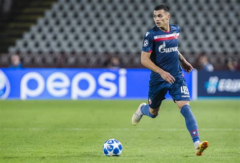 Nemanja radonjić on je trenutno na odmoru u beogradu, jer se završila budes liga, te svoje slobodno vreme koristi da se opusti sa društvom i izađe u provod. Cinq choses à savoir sur Nemanja Radonjic, nouvelle recrue ...