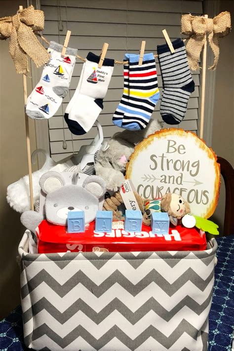 Muslin swaddle blankets are possibly the most versatile baby essentials ever invented, making them some of the best baby shower gift ideas around. Baby Shower Gift Basket Ideas - Creative DIY Baby Shower ...