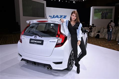 The facelifted honda jazz, which has only just been launched in japan, is already open for booking in malaysia. An Insight Into The New Honda Jazz Hybrid - Autoworld.com.my