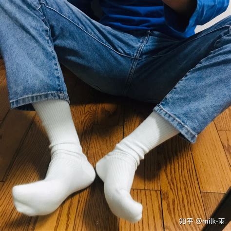 男生穿长筒白袜是一种怎样的感觉？ 知乎