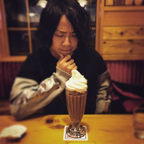 Tomoya Kanki on Instagram 地元プラプラ こっちは雪降ってる 初雪 雪に負けない冷たさ One ok rock Rock bands Rock