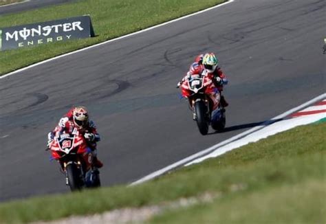 bsb it s the bennetts british superbike 2021 season finale at brands hatch short shift news