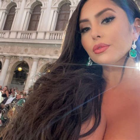 Vanessa Bryant Goes Ultra Glam For Star Studded Night Out In Italy