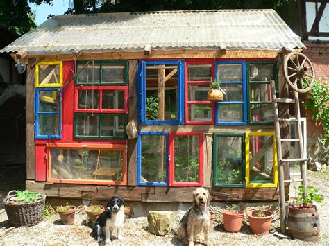 Lesen sie auch ein anlehngewächshaus lässt sich leicht selber bauen lesen sie auch aufblasbares gewächshaus zum überwintern empfindlicher pflanzen. Pin von Ba. Ha. auf Gardening | Gewächshaus ...